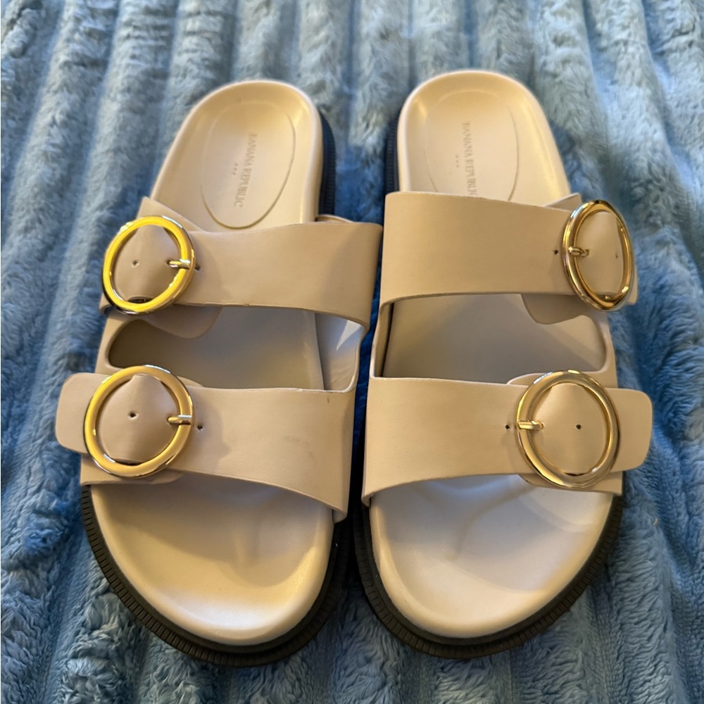 Banana Republic Women's Cream Sandals with Gold Buckles